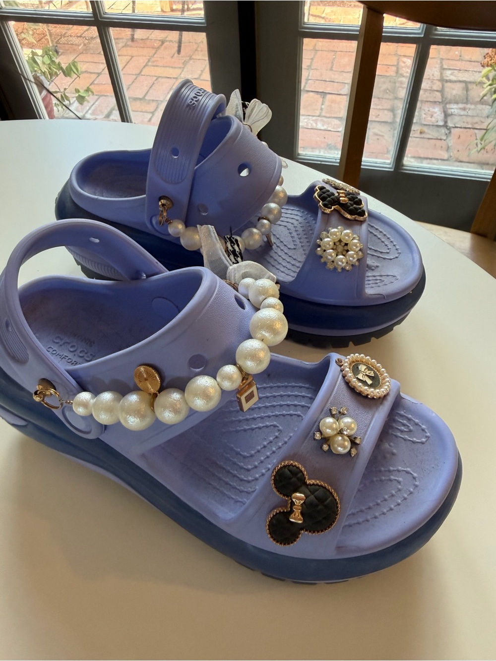 Crocs comfort platforms - Lavender Pearl-Embellished Sandals - Picture 4 of 6